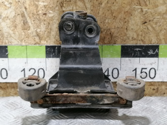 Кронштейн усилителя заднего бампера S 221