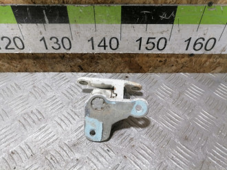 Петля двери задней левой нижняя A 169