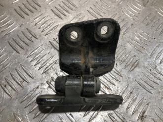 Петля двери задней правой нижняя S 221