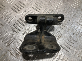 Петля двери задней правой нижняя S 221