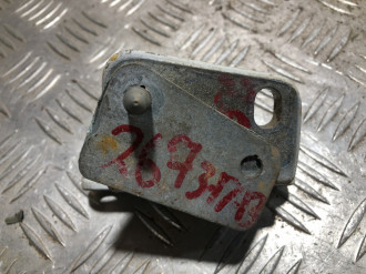 Петля двери задней правой верхняя A 169