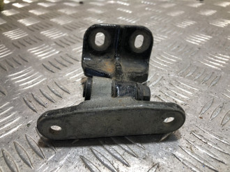 Петля двери задней правой нижняя S 221