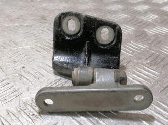 Петля двери задней левой нижняя S 221