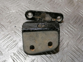 Петля двери задней левой нижняя S 221