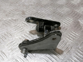 Петля двери передней правой верхняя S 221