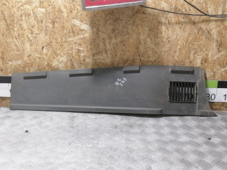 Обшивка стойки правая G 463