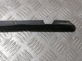 Уплотнитель стекла двери зад. левый G 463