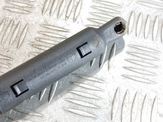 Амортизатор капота S 221