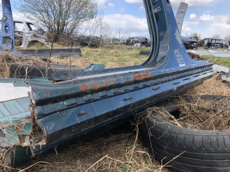 Порог со стойкой левой Ml 164