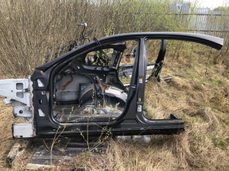 Порог со стойкой левой S 221