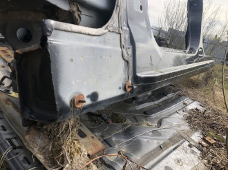 Порог со стойкой левой S 221