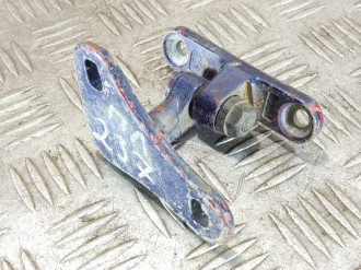 Петля двери передней левой нижняя C 203