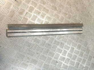 Накладка порога внутренняя задняя левая E 124