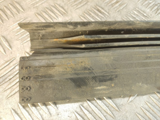 Накладка порога внутренняя задняя левая E 124