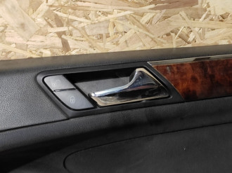 Обшивка двери передней правой Ml 164