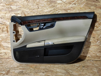 Обшивка двери передней правой S 221