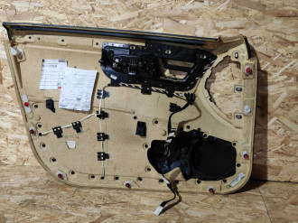 Обшивка двери передней правой S 221