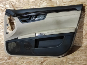 Обшивка двери передней правой S 221