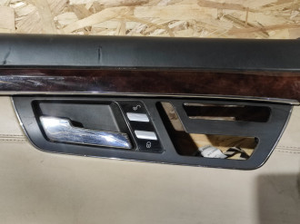 Обшивка двери передней левой S 221