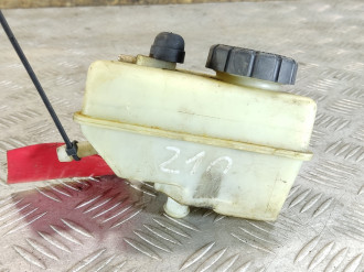 Бачок главного тормозного цилиндра E 210