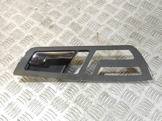 Ручка двери внутренняя передняя правая S 221