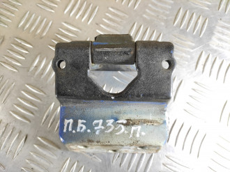 Петля багажника правая Vito 638