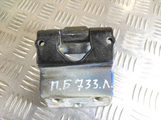 Петля багажника левая Vito 638