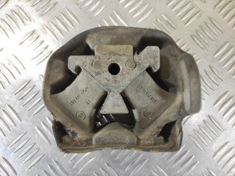 Опора двигателя левая Vito 638