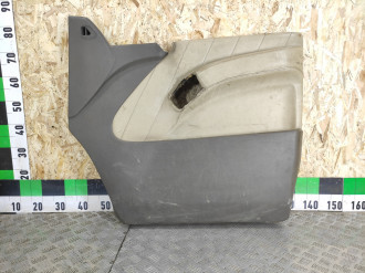 Обшивка двери передней правой Vito 638