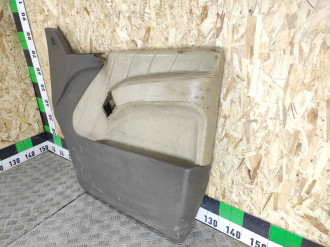 Обшивка двери передней правой Vito 638