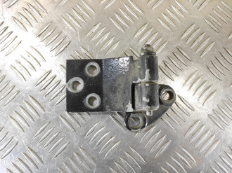 Петля двери передней правой верхняя Vito 638