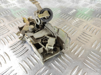 Замок двери передней правой Vito 638