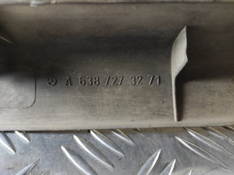 Накладка стекла двери передней левой Vito 638