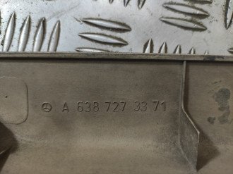 Накладка стекла двери передней правой Vito 638