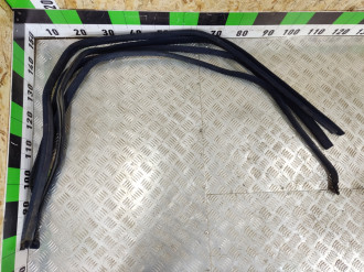 Уплотнитель стекла двери пер. левый E 123