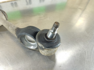 Рычаг передний верхний правый E 123