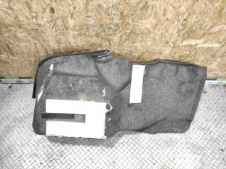 Обшивка багажника правая S 221