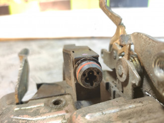 Замок двери передней правой E 124