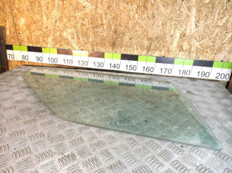 Стекло двери передней правой E 124