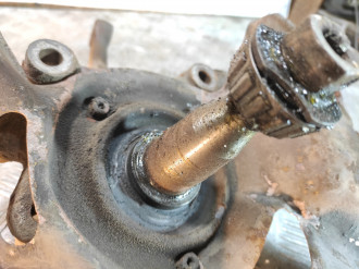 Кулак поворотный передний левый E 124