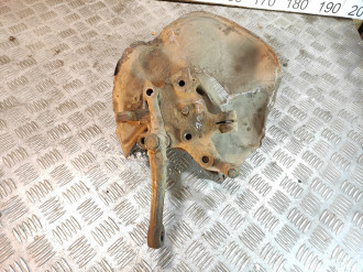 Кулак поворотный передний левый E 124