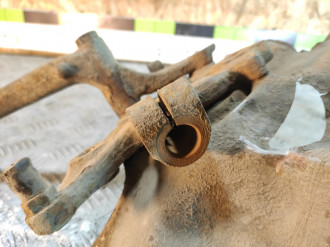 Кулак поворотный передний левый E 124