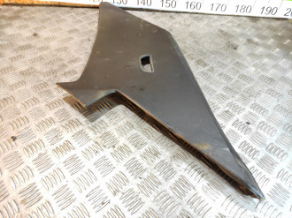 Обшивка стойки правая E 124