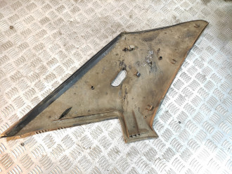 Обшивка стойки правая E 124