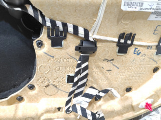 Обшивка двери задней левой S 221