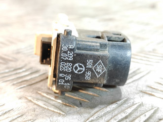 Кнопка стеклоподъемника Clk 209