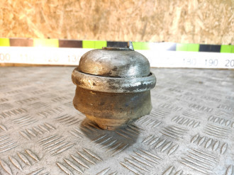 Опора двигателя правая E 124