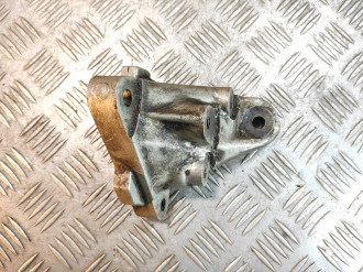 Кронштейн двигателя E 124