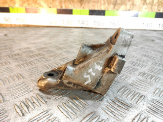 Кронштейн двигателя E 124