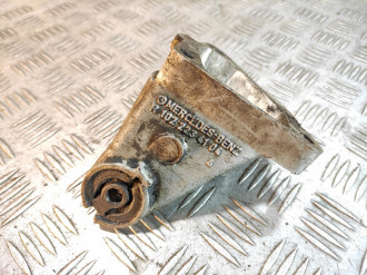 Кронштейн двигателя E 124